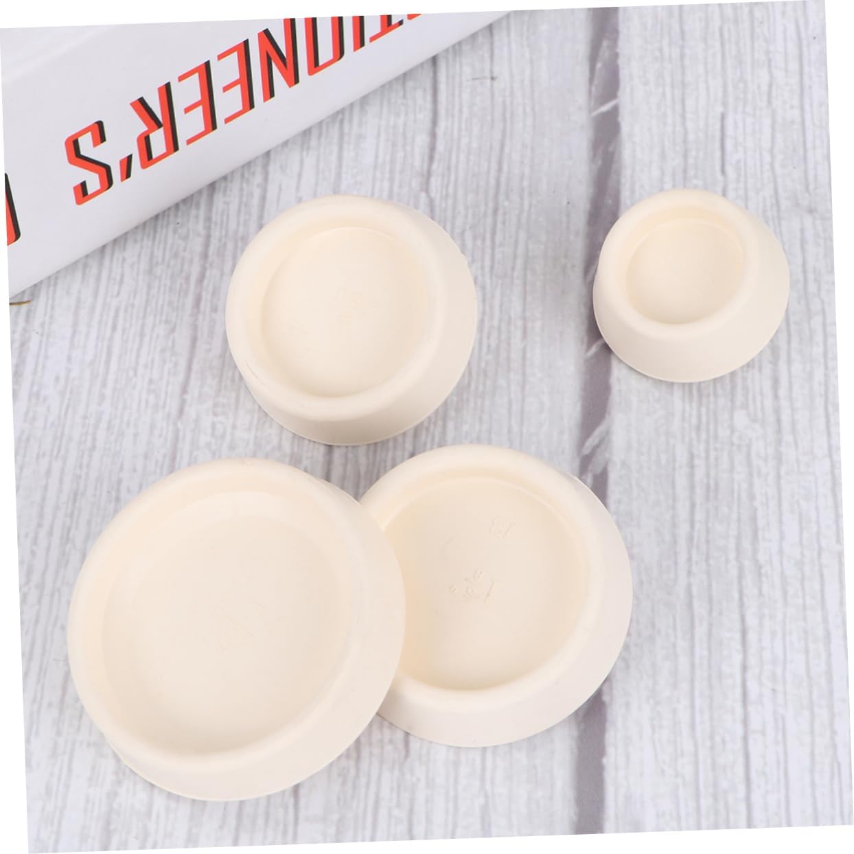 DRESSOOS Ergonomic Drain Plugs Set of 4 with Hanging Ring 1
